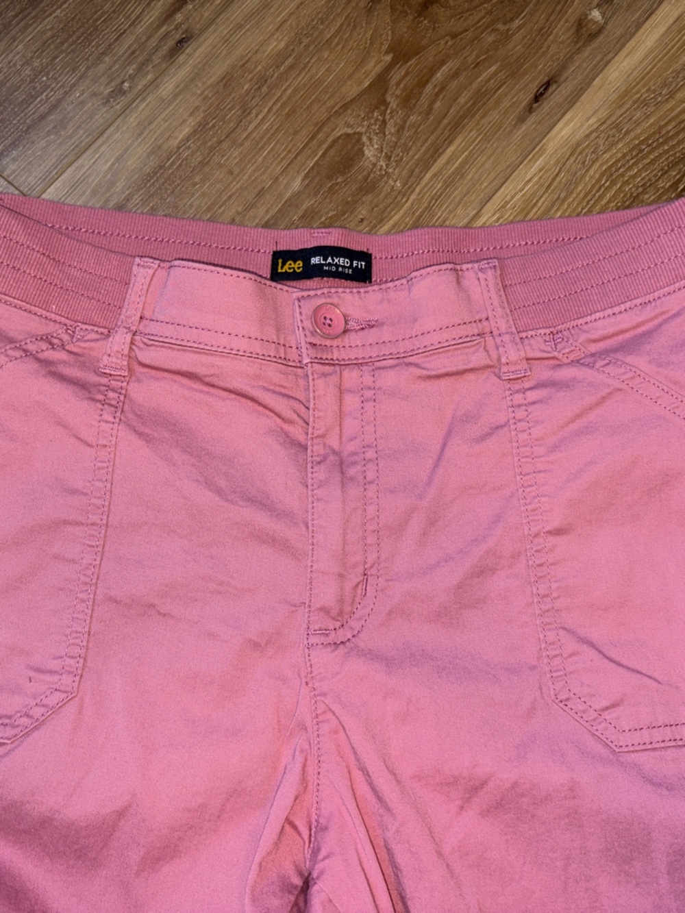 Lee Pink Capris - Picture 2 of 5